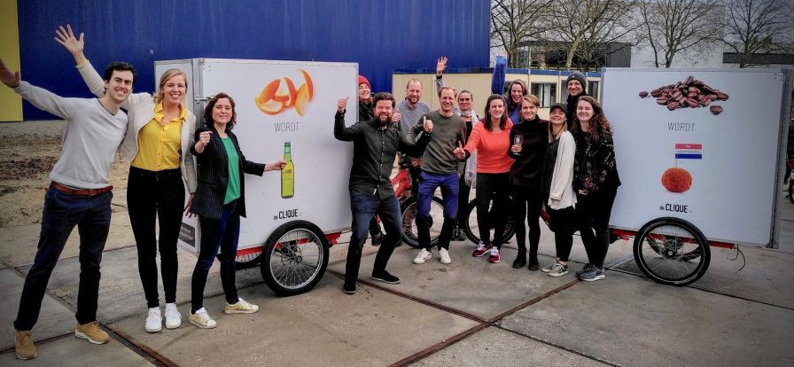 De Clique met de ophaalfietsen waarmee door heel Utrecht grondstoffen opgehaald worden.